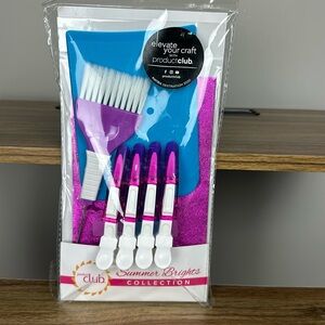 Product Club set for haircolo; hair clips , balayage board